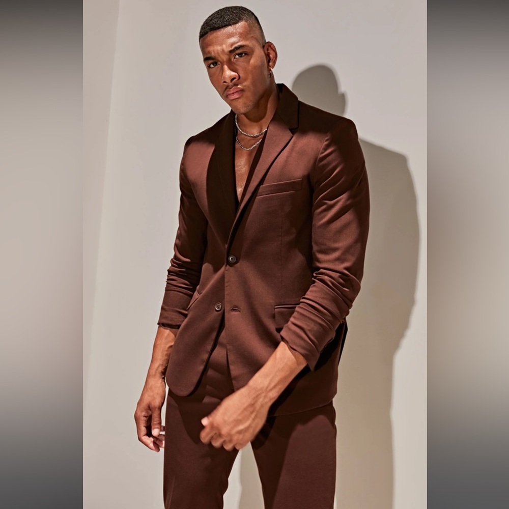 Size Men’s Small chocolate brown suit jacket & size 32 slim suit trousers